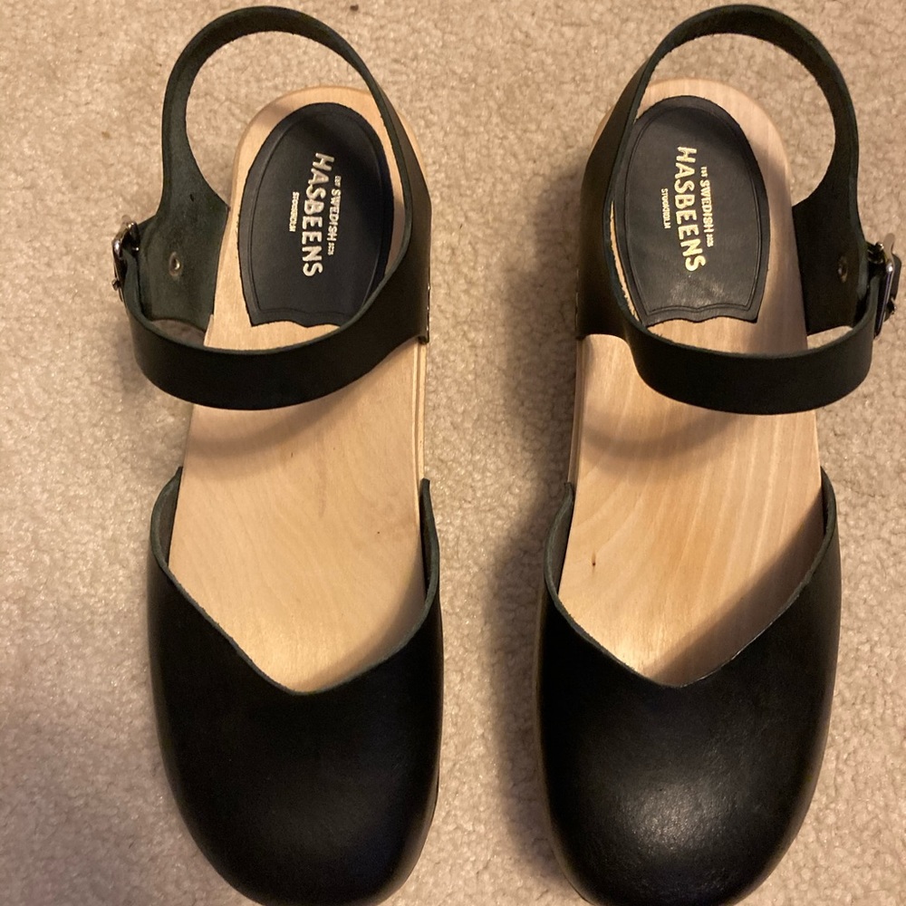 NWOT Swedish Hasbeens Clogs Black